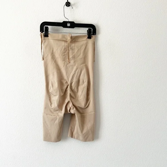 Spanx Tummy High-Waisted Mid-Thigh Short - Picture 5 of 6